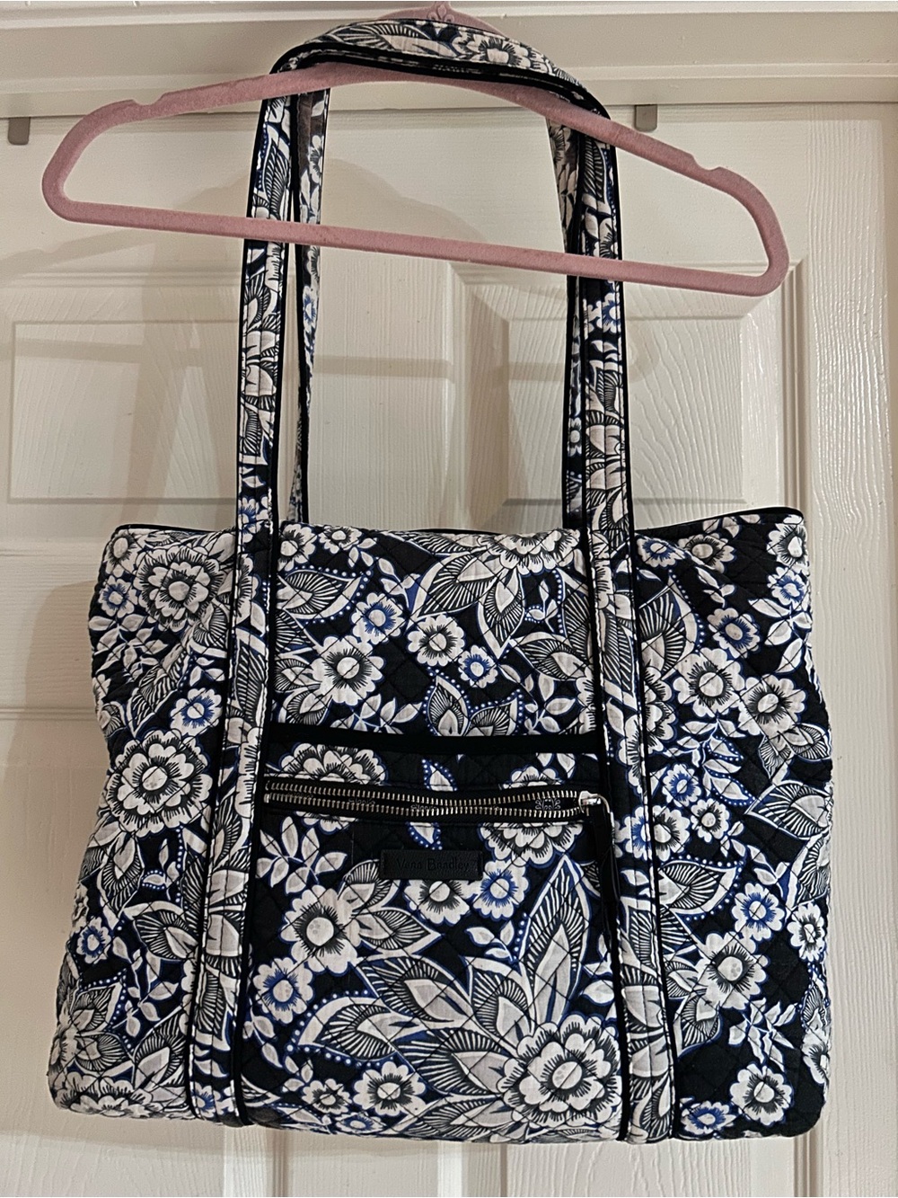 Lovely Vera Bradley Tote bag